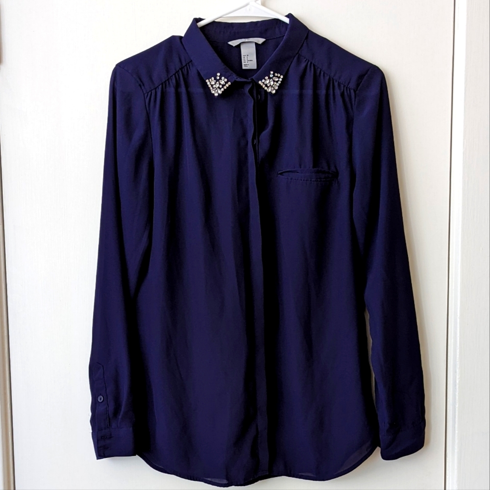 H & M Women's size 8 buttoned dress shirt / Blouse with gemstones
